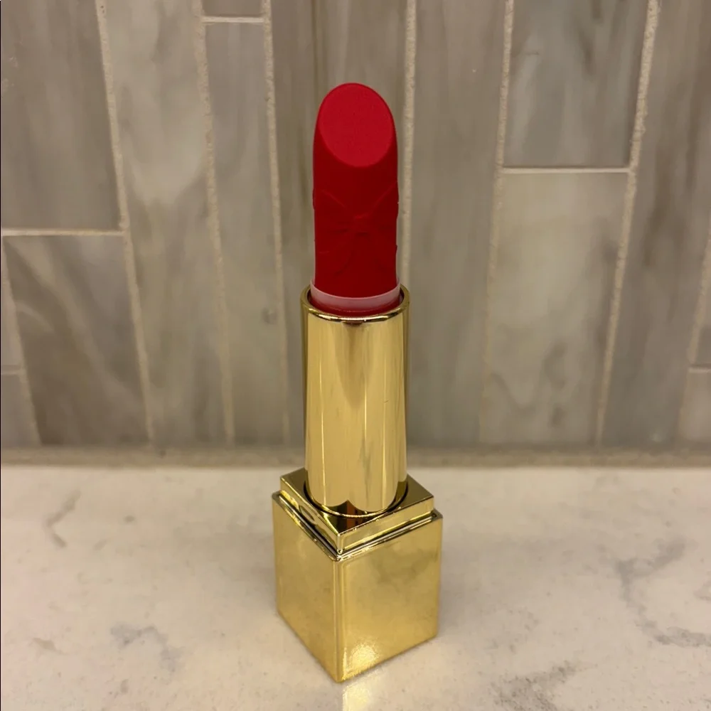 NEW Estee Lauder Limited Edition Lipstick 